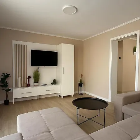 Luxury 7-17 Arena 3* Cluj-Napoca