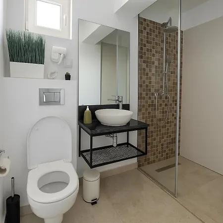 Luxury 7-17 Arena Apart-hotel 3*